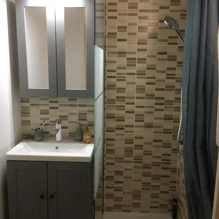 Venus 15 Apartment *